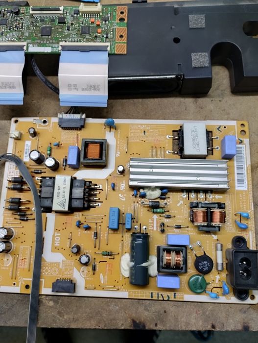 TV Samsung UE40j5100aw peças