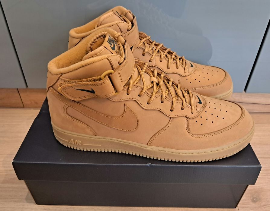 Air Force 1 MID 07 PRM QS. Rozmiar 48,5. Wkładka 32cm.