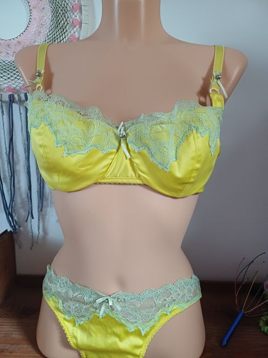 Biustonosz Next 75 D jasny żółty kanarkowy modelujacy Balcony push-up