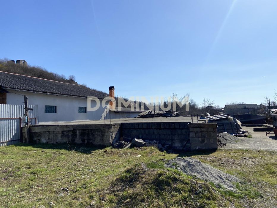 Земля під будівництво з готовим фундаментом