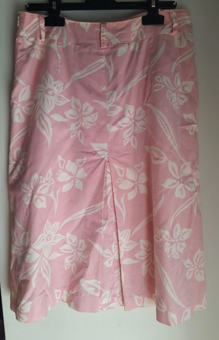 Saia com flores comprida