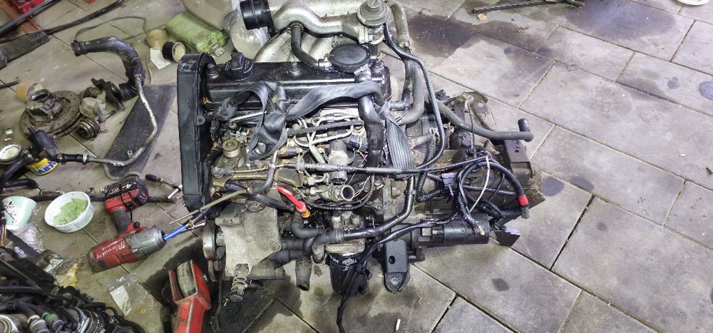 Двигун мотор vw каді 2 colf 3 пассат б3,б4 1.9д 1Y