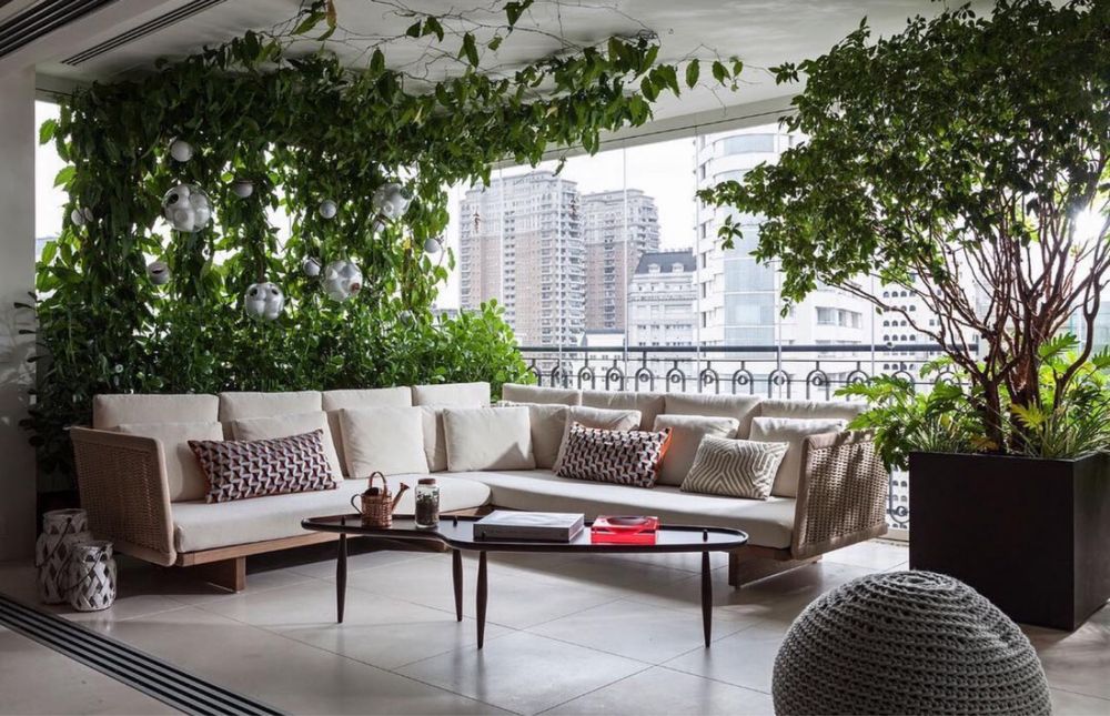 Faço trabalho de jardinagem,limpeza/manutenção de jardins,terraços,...