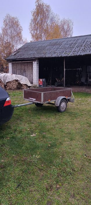 Przyczepka samochodowa