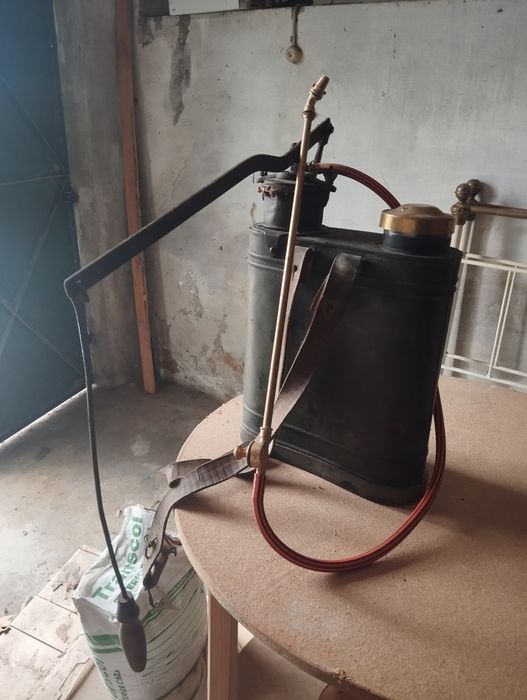 Máquina de sulfatar antiga
