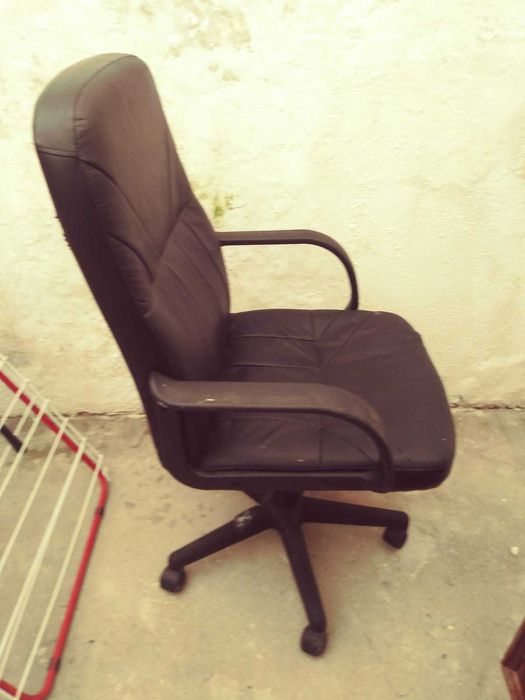 Cadeira Escritorio Bom estado a funcionar