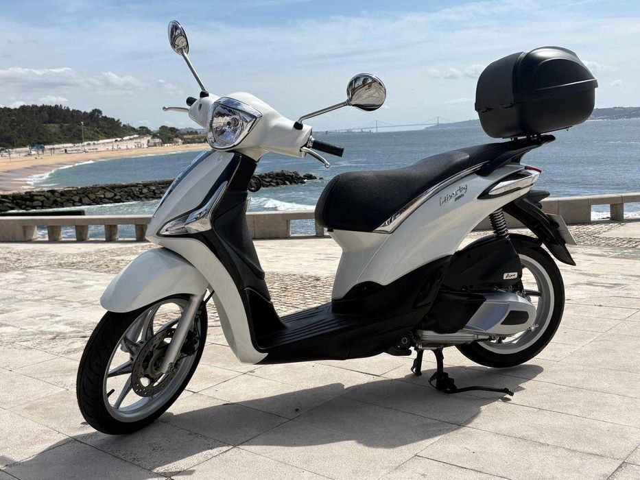 Scooter Piaggio Liberty 125 ABS  com apenas 2.300 km