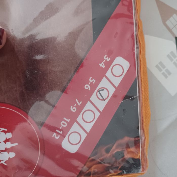 Fato de carnaval diabo 5/6 anos usado 2 vezes