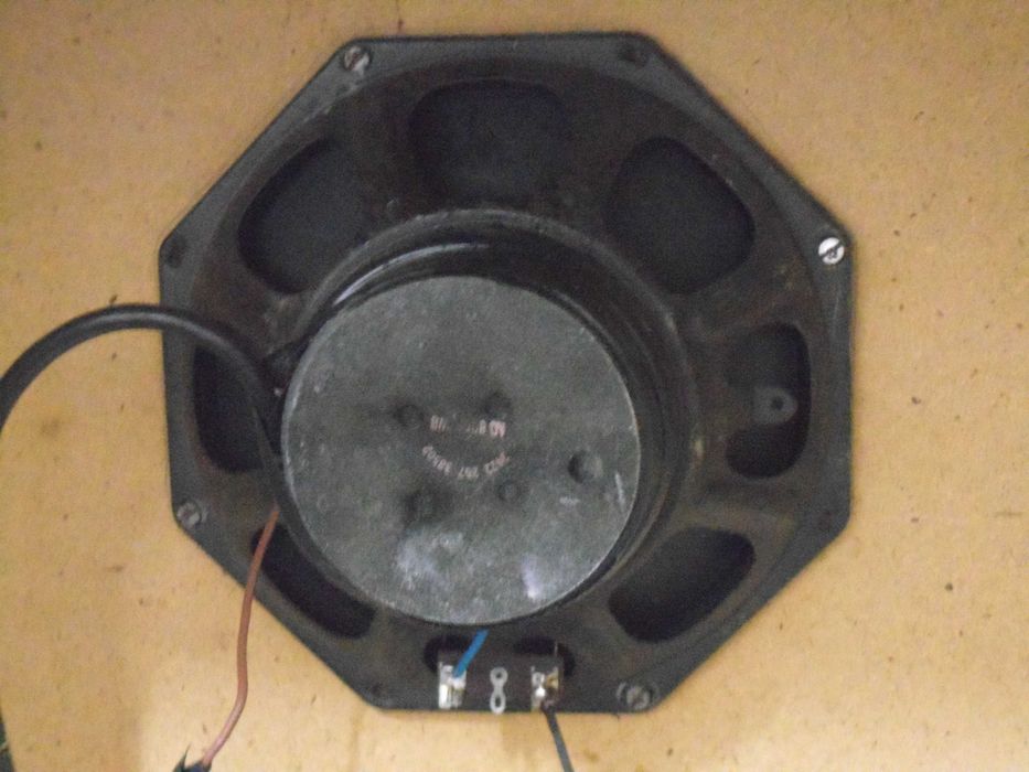 Colunas de som, grandes e fortes