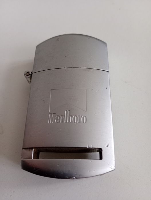 Kolekcjonerska zapalniczka Marlboro