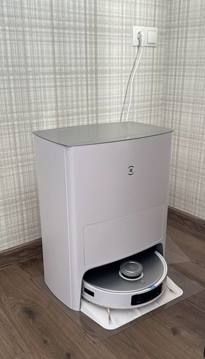 Робот пилосмок Ecovacs Deebot T20 OMNI (DLX23)