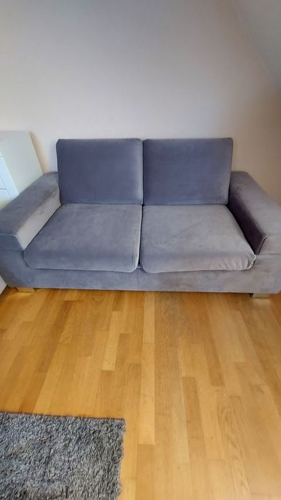 Szary komplet wypoczynkowy z funkcją spania