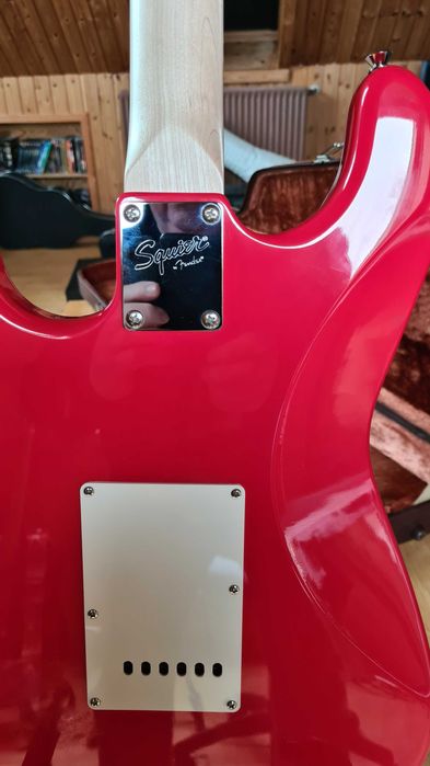 Gitara el. Squier Fender