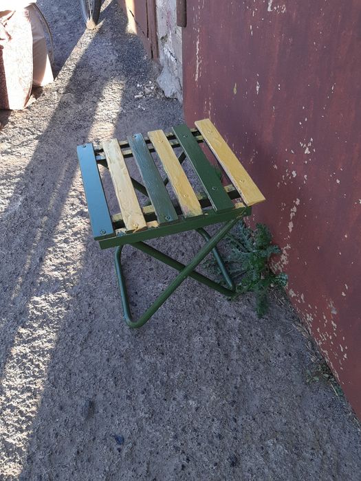 Продам Стульчик металлический