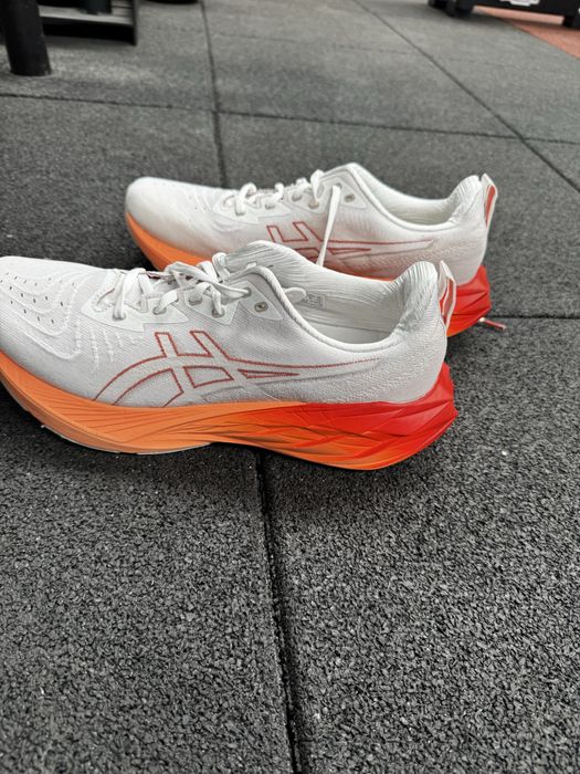 Tenis corrida Asics Superblast 44,5
