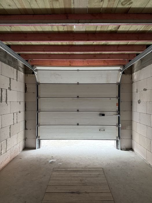 Продаю гараж двоповерховий в кооперативі Дачний 2 по вул. Черемшини