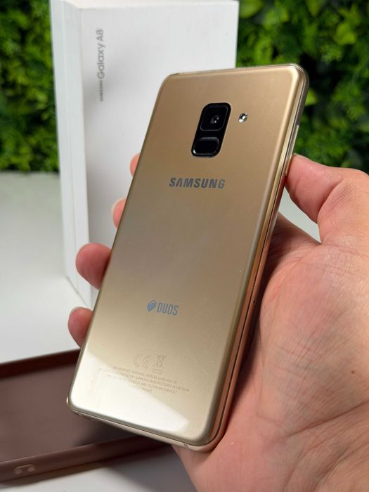 Samsung Galaxy A8 Dourado, Desbloqueado, Dual SIM, USB C - Como Novo