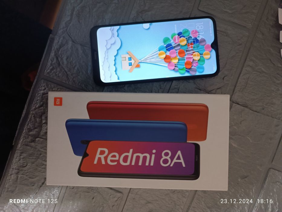 Продам телефон редми 8а