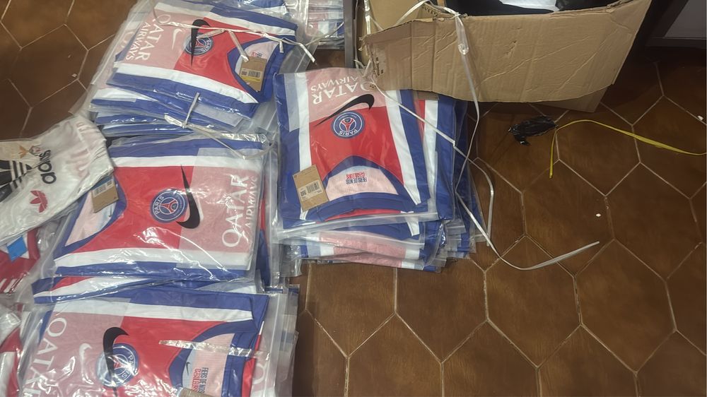 Camisolas de selecoes e clubes