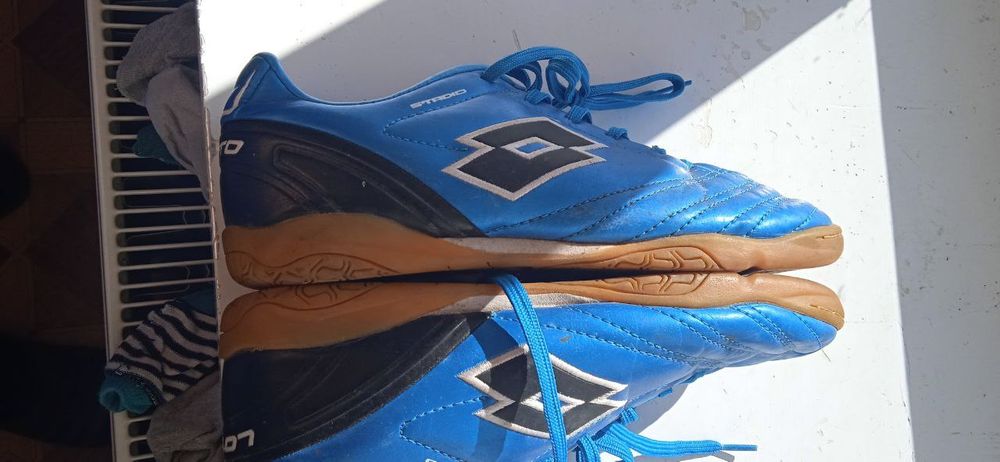 Бутсы разномерные