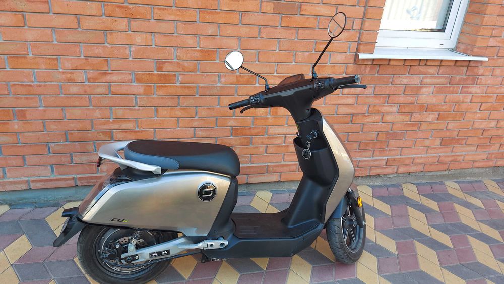 Електроскутер Super Soco CUX