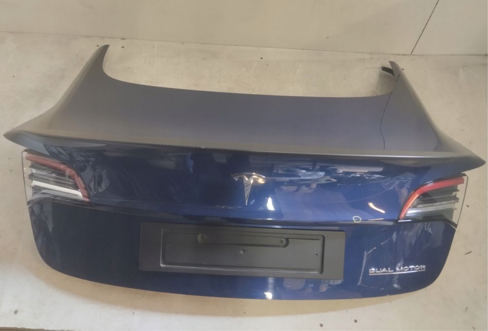 Tesla Model 3 кришка багажника ляда рест дорест