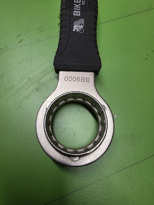 Klucz Bike Hand YC-304BB do łożysk Hollowtech II, FSA; CenterLock E-THRU