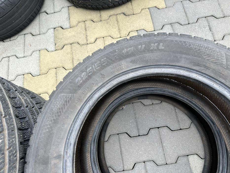 225/55/17 шини у гарному стані