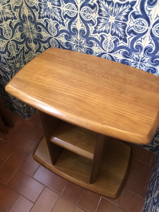 Mesa de Apoio em Madeira