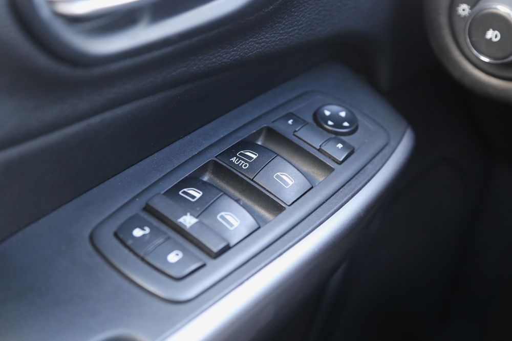Jeep Cherokee 2018 VIN 1C4PJLCB6KD203724 фото оголошення 13 з 20