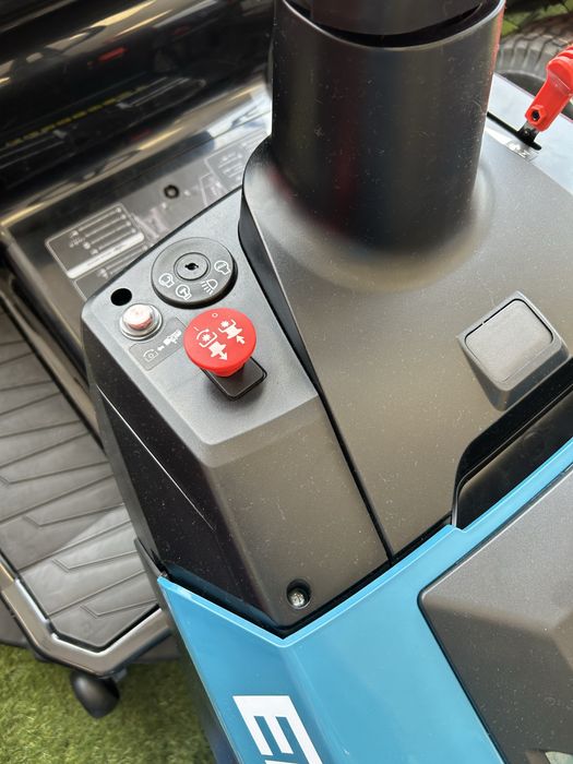 Газонокосарка трактор Erbauer 98 cм 10 Квт Briggs Stratton