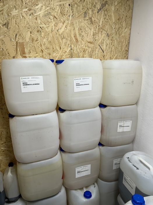 Kanistry plastikowe 20 litrowe puste / benzyna woda ropa