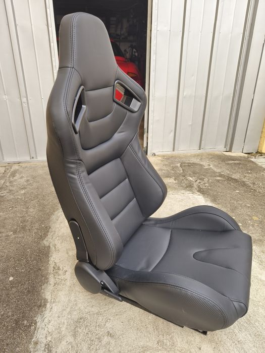 Backet Desportiva em couro nova