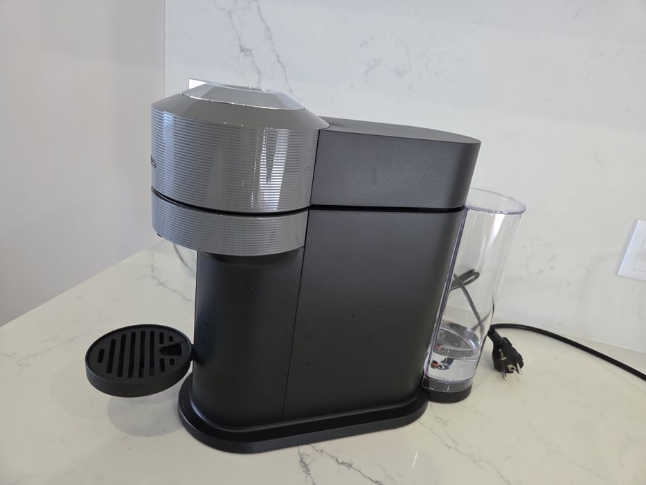 Maquina Cafe Nespresso Vertuo Next
