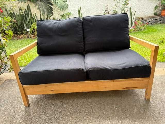 Sofá de dois lugares sala ou escritorio