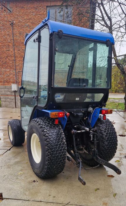 Iseki TM 223 z kabiną napęd 4x4