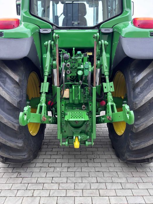 John Deere 6820 з фронтальним навантажувачемTrima