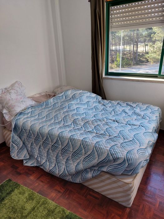 Vende-se cama e colchão