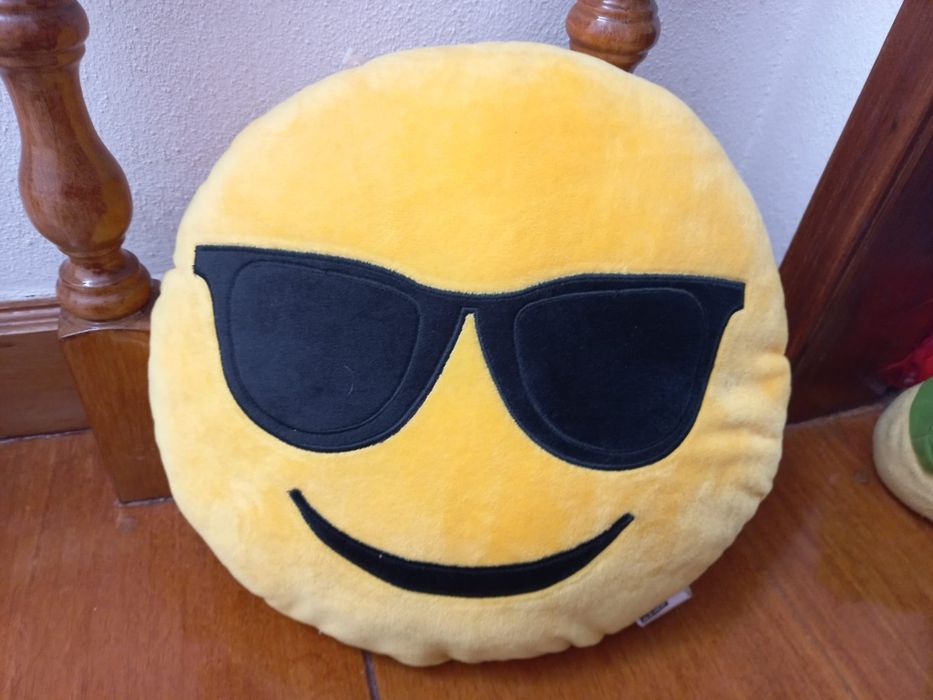 Vários peluches disponiveis
