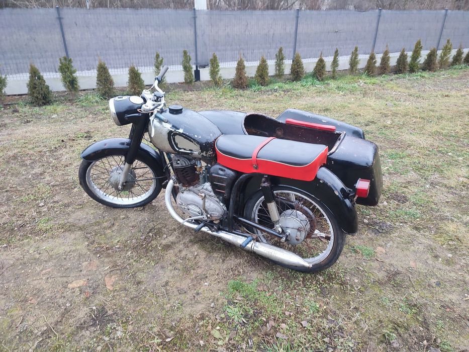 Pannonia jawa iż Ural Dniepr M-72 dkw