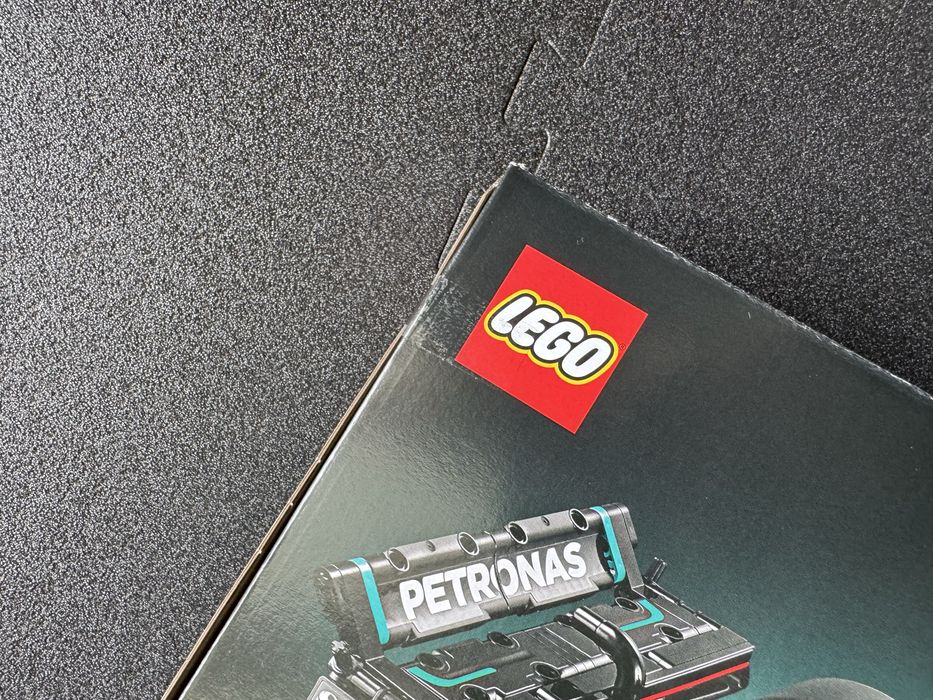 Lego Technic Mercedes AMG F1 W14 e Performance