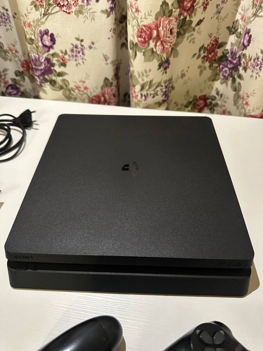Playstation 4 slim 1 тб і  2 джойстика ,  , пс 4 , плейстейшн