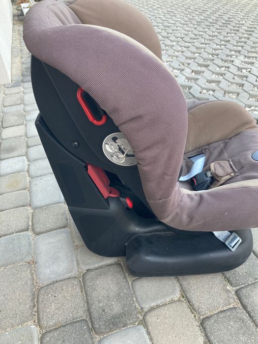 Samochodowy fotelik dziecięcy Maxi Cosi Priori