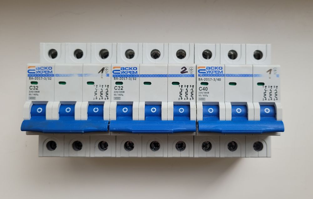 Автоматичний вимикач УКРЕМ ВА-2017/С 3р 32А АСКО