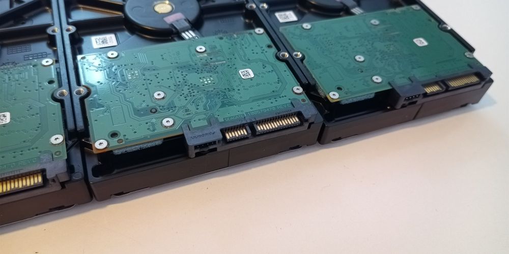 4 HDs 1 TB Seagate
