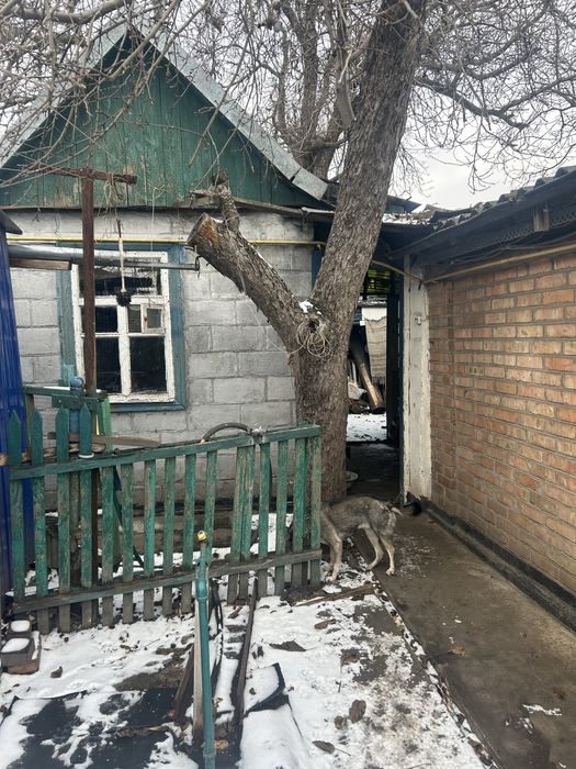 Невеличкий міцний будиночок Веселі Терни, вода, газ, 10соток. Міцний