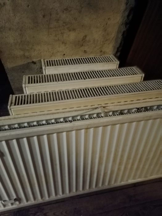 Grzejniki 4 szt dobrym stan