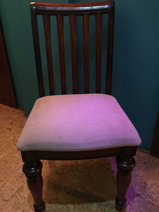 Krzesło drewniane stylowe