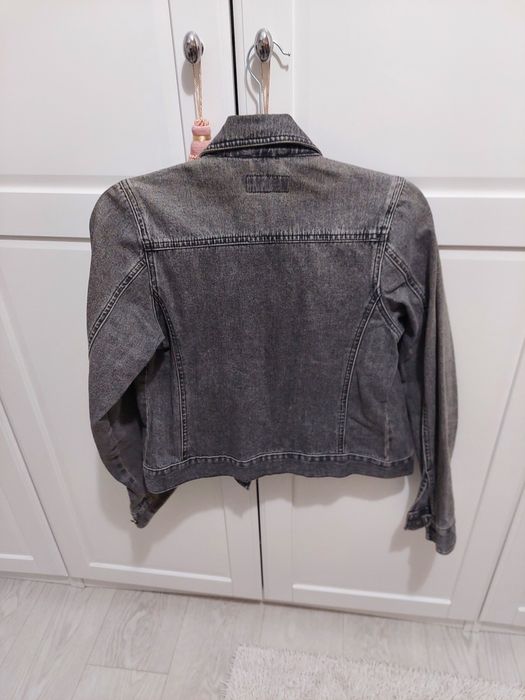 Reserved s kurtka jeansowa damska postarzana