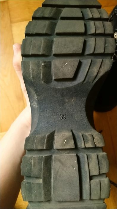 Sznurowane botki zamszowe 39